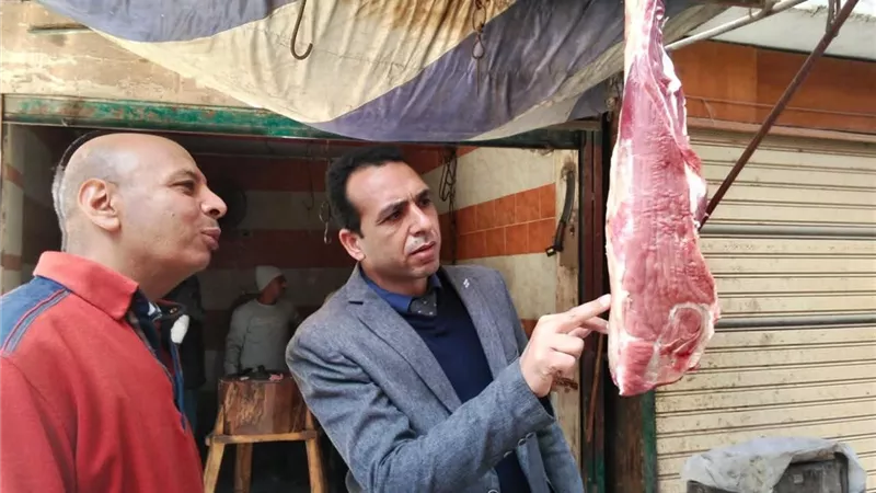 تحرير 14 مخالفة خلال حملة مكثفة على أسواق ومجازر العدوة بالمنيا