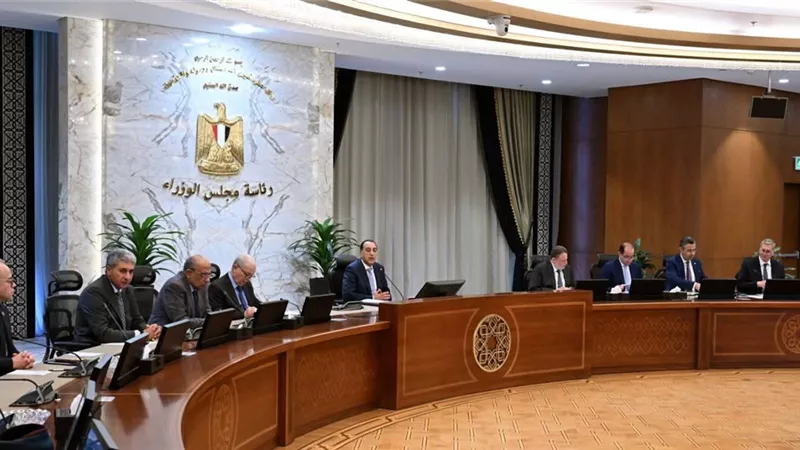 لمتابعة تداعيات التصعيد العسكري.. رئيس الوزراء يترأس اجتماع اللجنة المركزية لإدارة الأزمات