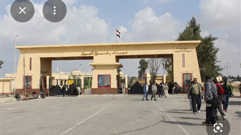 قافلة زاد العزة الـ159 تعبر إلى غزة محملة بالمساعدات