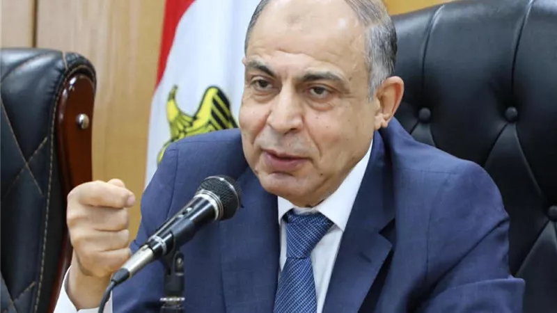 محافظ المنيا يرفع الاستعدادات لعيد الفطر ويشدد على تأمين الخدمات والأسواق