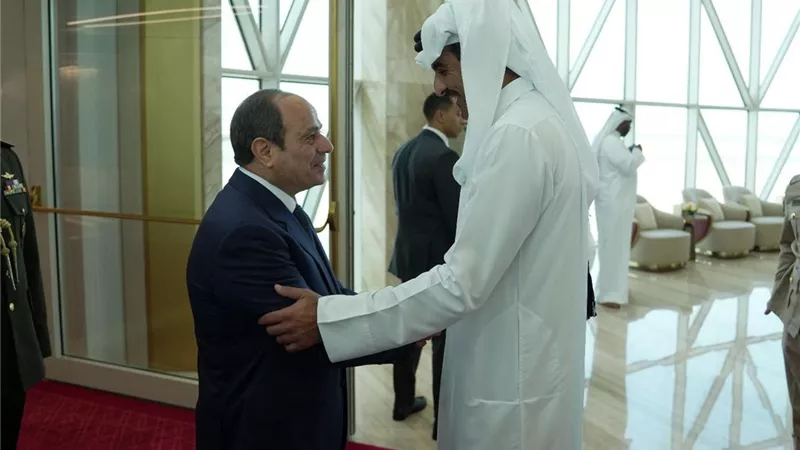الرئيس السيسي يجري زيارة أخوية لبضع ساعات إلى الإمارات وقطر
