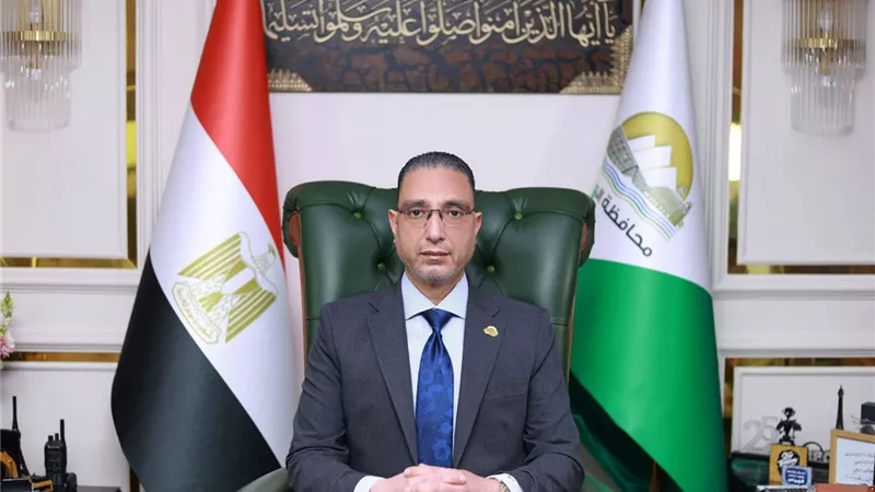 محافظ الجيزة يوجه بسحب عمال النظافة من الشوارع وقت الذروة بسبب الموجة الحارة