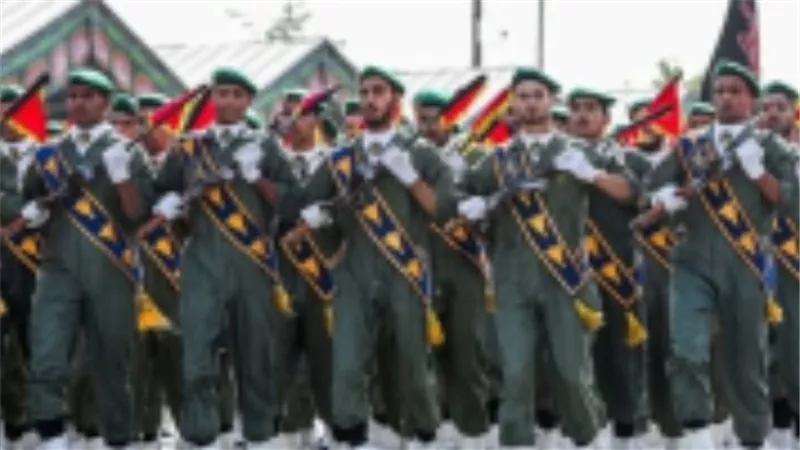 الحرس الثوري الإيراني يهدد بتغيير استراتيجيته الدفاعية والهجومية حال تعرضه لهجوم جديد