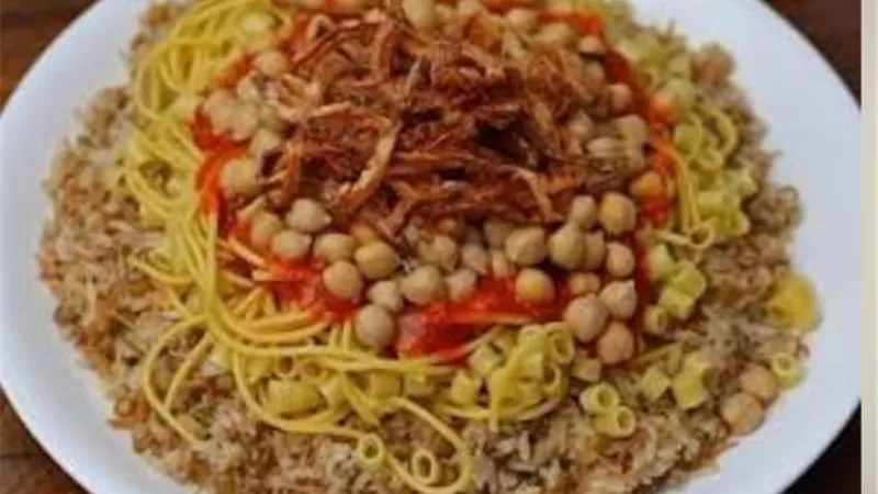 الكشري ينافس الفسيخ في عيد الفطر بوصفة سريعة ومذاق لا يقاوم