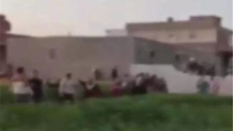 فيديو مشاجرة “الجيرة” في البحيرة يكشف التفاصيل.. وضبط المتهمين على يد مباحث حوش عيسى