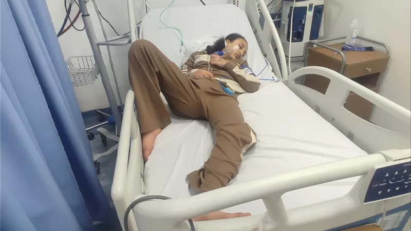 حالتها خطيرة.. تشكيل فريق طبي لمتابعة حالة طفلة البالونة