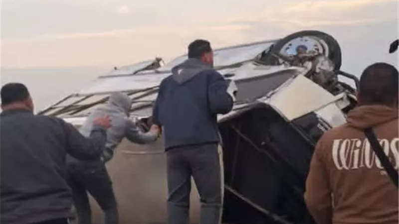 إصابة 9 أشخاص جراء انقلاب أتوبيس على الطريق الإقليمي في الشرقية 