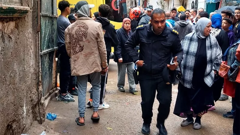 وفاة فتاة أسفل العقار المنهار بحي الجمرك في الإسكندرية