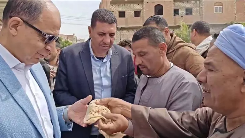 حملة تموينية على مخابز بني أحمد الغربية تسفر عن تحرير 17 مخالفة