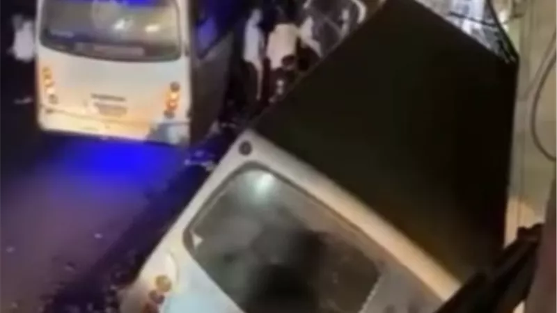 انقلاب أتوبيس من أعلى نزلة 