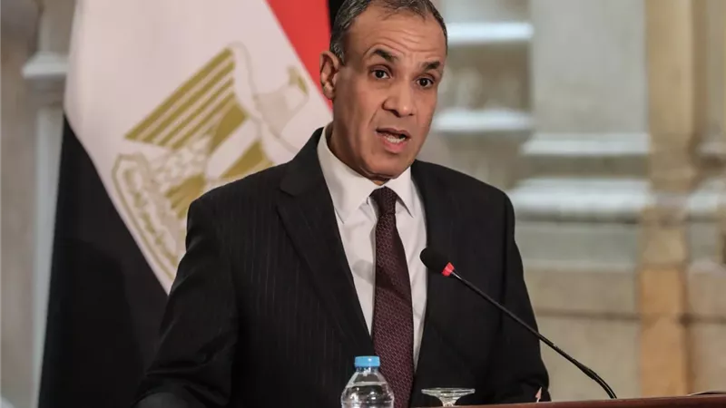 تحركات دبلوماسية جديدة.. وزير الخارجية في إسلام آباد لبحث الأوضاع العسكرية