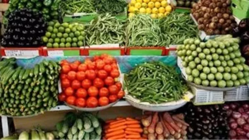 البامية تسجل 27 جنيهًا وهبوط الكوسة والباذنجان.. خريطة أسعار الخضار بالجملة