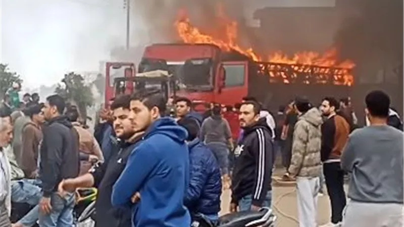 حريق يلتهم مخزن أجهزة كهربائية في قنا.. والدفع بـ3 سيارات إطفاء