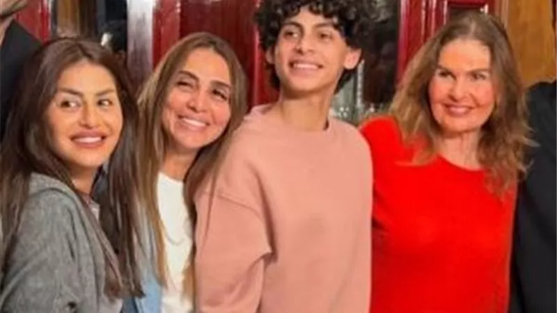 من لوكيشن «قلب شمس».. منة فضالي تحتفل بعيد ميلاد يسرا 