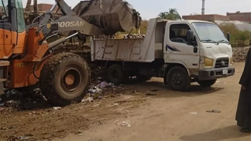 محافظ المنيا يوجه بتكثيف حملات النظافة ورفع المخلفات بجميع المراكز
