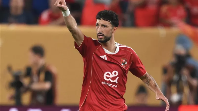 وكيل وسام أبو علي يحسم الجدل: لا مفاوضات مع الأهلي.. والعودة للدوري المصري واردة