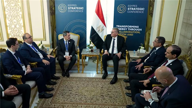 وزير البترول يقود شراكة تكنولوجية مع شلمبرجير لتعزيز الإنتاج بالحفر الأفقي والذكاء الاصطناعي