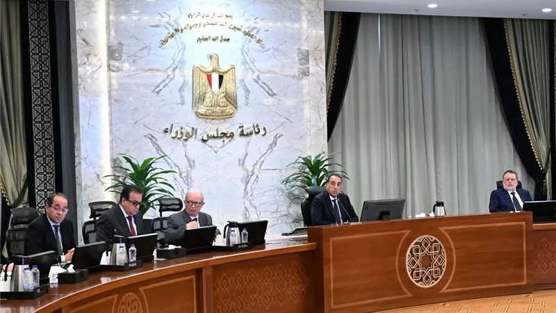 رئيس الوزراء يترأس اجتماع اللجنة المركزية لإدارة الأزمات