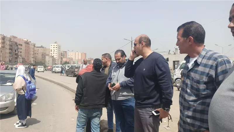 بلطجية يفرضون مبالغ مالية على السائقين أمام محطة مترو المنيب بالجيزة والأمن يضبطهم 