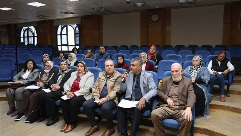 محافظ المنيا: الوعي خط الدفاع الأول.. ومتابعة نتائج «أنا متعلم مدى الحياة»