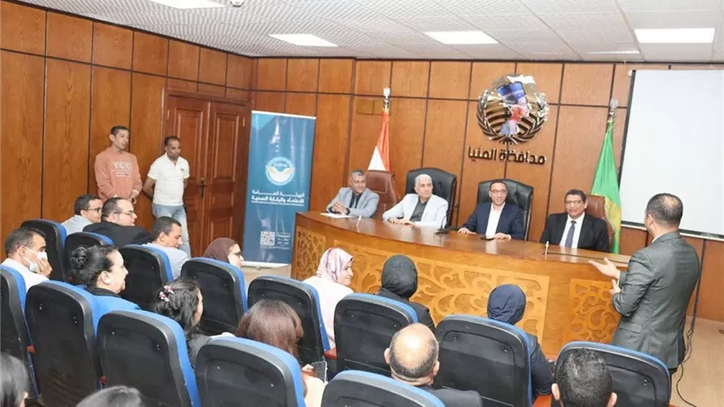 محافظ المنيا: دعم التأمين الصحي الشامل.. ولقاء لتعريف آليات الاعتماد والتعاقد