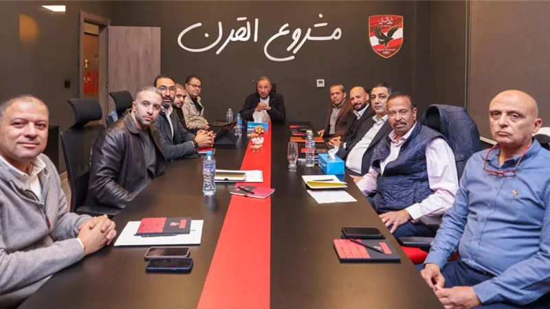 الخطيب يجتمع مع شركتي الأهلي للمنشآت والقلعة الحمراء