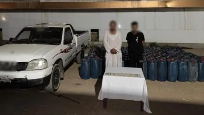 ضبط مالك مخزن وبحوزته 5 طن مواد بترولية بأسوان