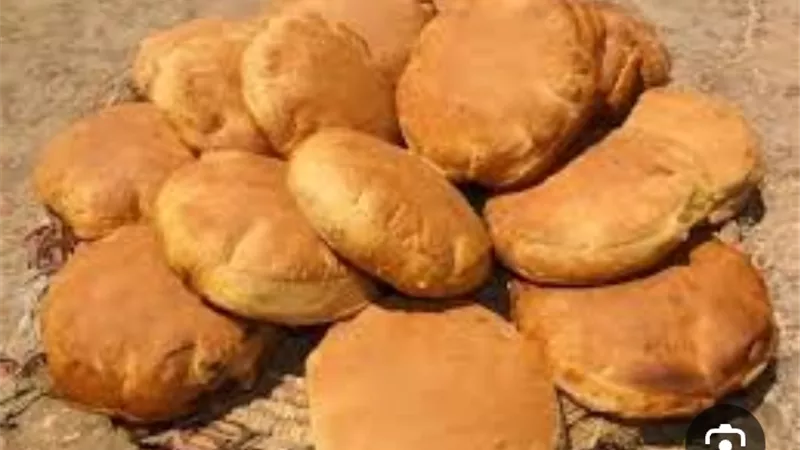 نكهة الزمن الجميل تعود.. العيش الشمسي يغزو موائد الصعيد