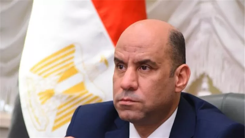 توجيهات عاجلة من وزير العمل.. متابعة تنفيذ نظام العمل عن بُعد بالمحافظات