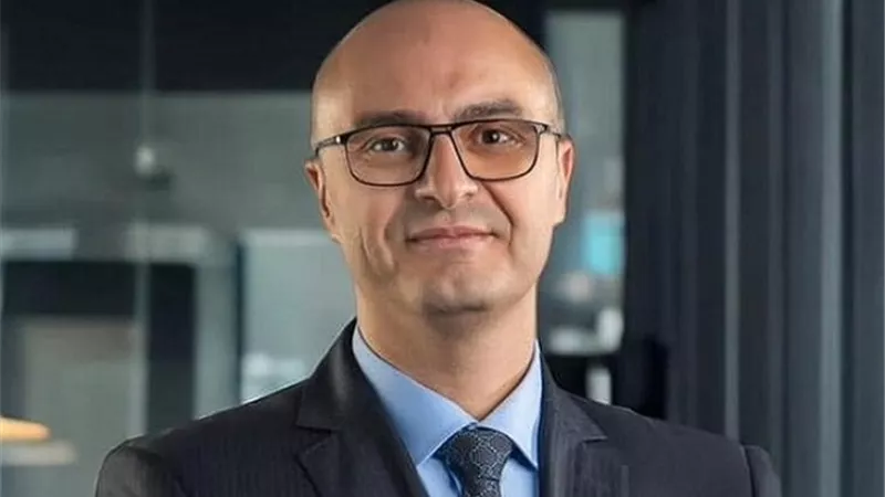 خلال شهرين.. وزير الاتصالات يكشف تفاصيل شريحة محمول الأطفال