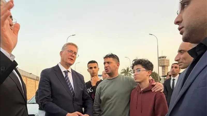  وزير البترول يودع شهيد الواجب حسام خليفة وسط حزن واسع بالقطاع