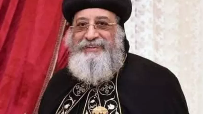 محافظ المنيا يهنئ البابا تواضروس الثاني بعيد القيامة المجيد
