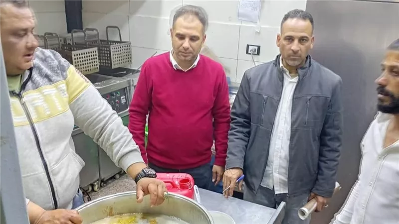 إعدام 350 كجم أغذية فاسدة وتحرير 28 محضرًا للمخالفين بالمنيا 
