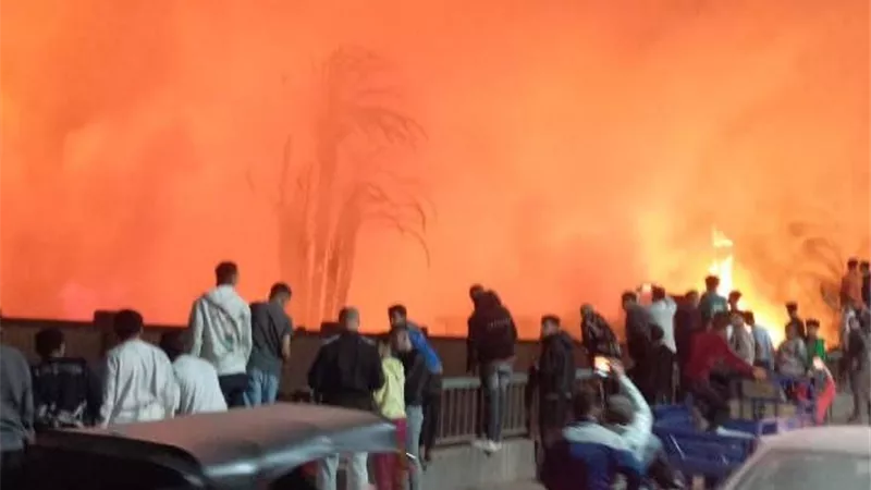 اندلاع حريق بمخلفات وأشجار في المنيب والدفع بسيارات الإطفاء للسيطرة |صور