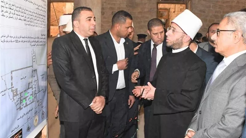 وزير الأوقاف ومحافظ بني سويف يتفقدان أعمال تطوير مسجد وضريح السيدة حورية