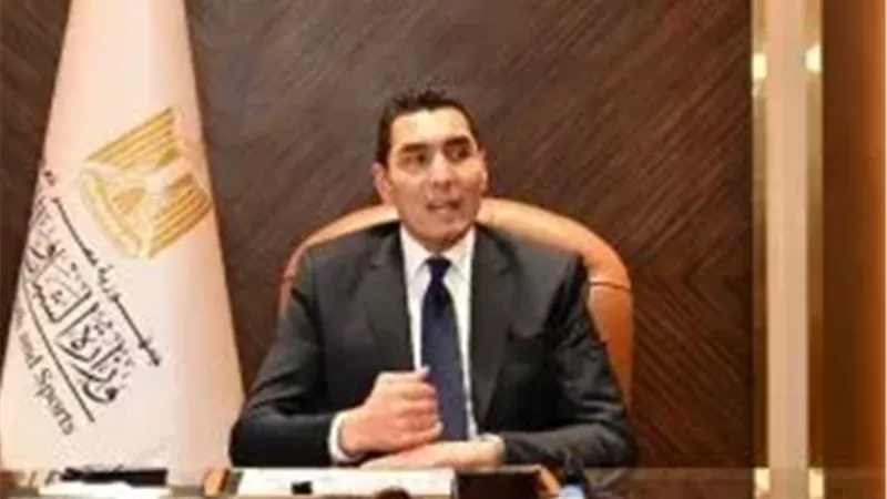 وزير الرياضة يهنئ معتز وائل بعد التتويج بذهبية كأس العالم للخماسي الحديث