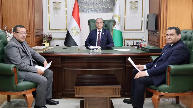 محافظ الجيزة يتابع استعدادات موسم حصاد وتوريد القمح المحلي ويؤكد:تقديم كافة أوجه الدعم والتيسيرات للمزارعين