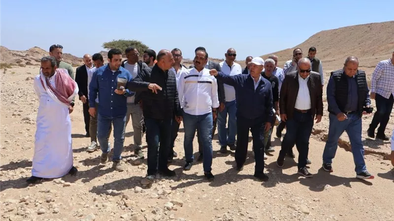 تمهيدًا لإقامة مشروعات طاقة الرياح.. وزيرا النقل والكهرباء يتفقدان منطقة جبل الجلالة  