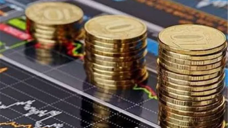بعد تقلبات الأسواق.. أيهما يحمي مدخراتك من التآكل الذهب أم الصكوك؟