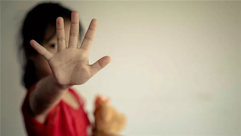 القبض على عاطل اعتدى على طفلة 5 سنوات أسفل عقار في الهرم