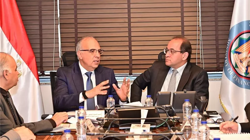 مباحثات بين المالية والري لتمويل مشروعات التحول لأنظمة الري الحديث