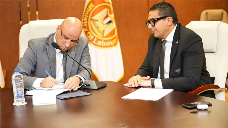 أبرزها توفير فرص عمل للشباب.. رداد يبحث مع النواب عدد من الملفات