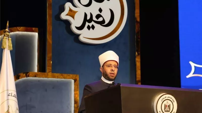 وزير الأوقاف: الإنسان محور عملنا وخدمته تاج شرف في مهمتنا الوطنية