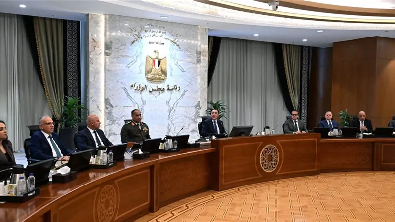 مدبولي: توجيهات رئاسية بضرورة تحسين جودة الخدمات المقدمة للمواطنين وضبط الأسواق