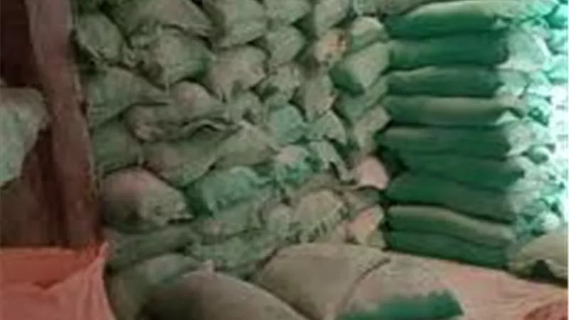 ضبط 13 طنًًا من الدقيق خلال حملات رقابية على المخابز