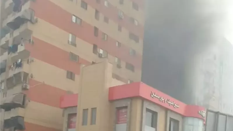 السيطرة على حريق اندلع بمخزن أخشاب ومستلزمات مناسبات في دار السلام 