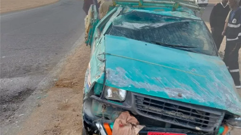 إصابة 15 عاملًا في انقلاب سيارة ربع نقل بالطريق الصحراوي الغربي بأسوان