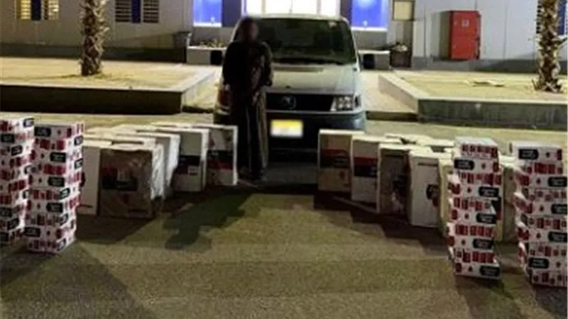 ضبط عاطل بحوزته 12 ألف عبوة سجائر مهربة قبل بيعها بالسوق السوداء بمطروح