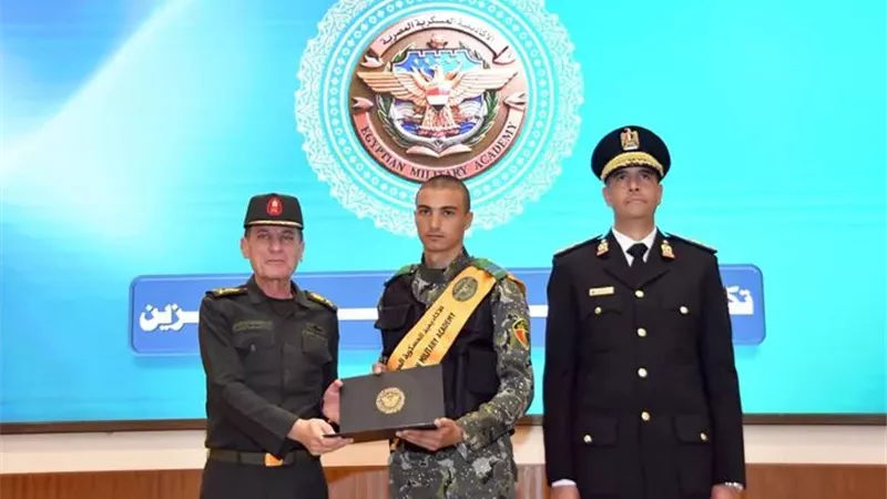 الأكاديمية العسكرية تختتم دورة التعايش لطلبة الشرطة لتعزيز الانتماء والولاء الوطني