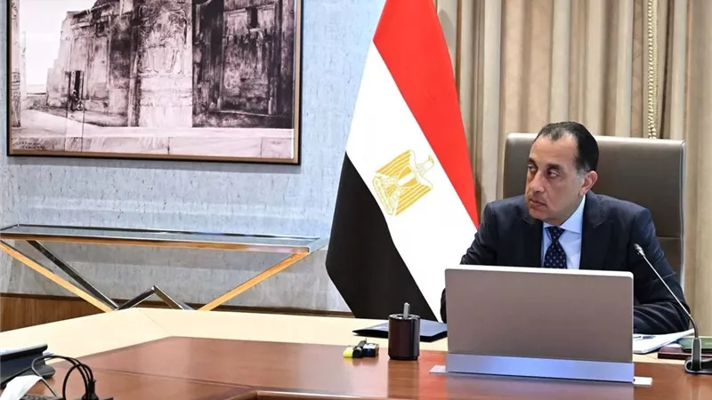 رئيس الوزراء يلتقي وزير العمل لاستعراض عدد من ملفات عمل الوزارة